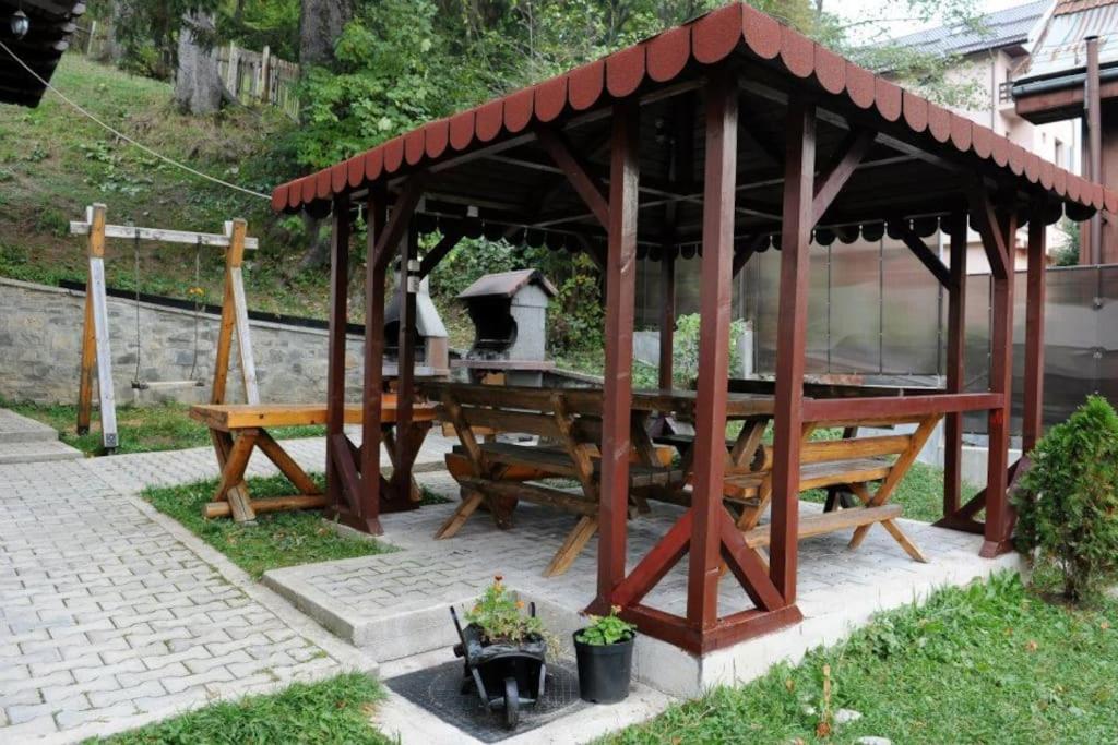 Vila Bradet Busteni Exterior photo
